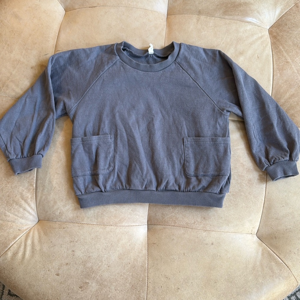 Quincy Mae Organic Cotton double pocket sweatshirt size 4-5